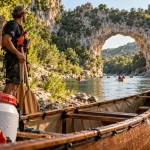 Meilleur parcours canoë Ardèche : canoë au bord de l’Ardèche vers Pont d’Arc